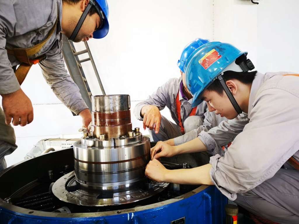 D:\My Documents\检修公司宣传册修编\工作照\检修现场.jpg
